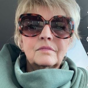 Meet your Posher, Cheryl